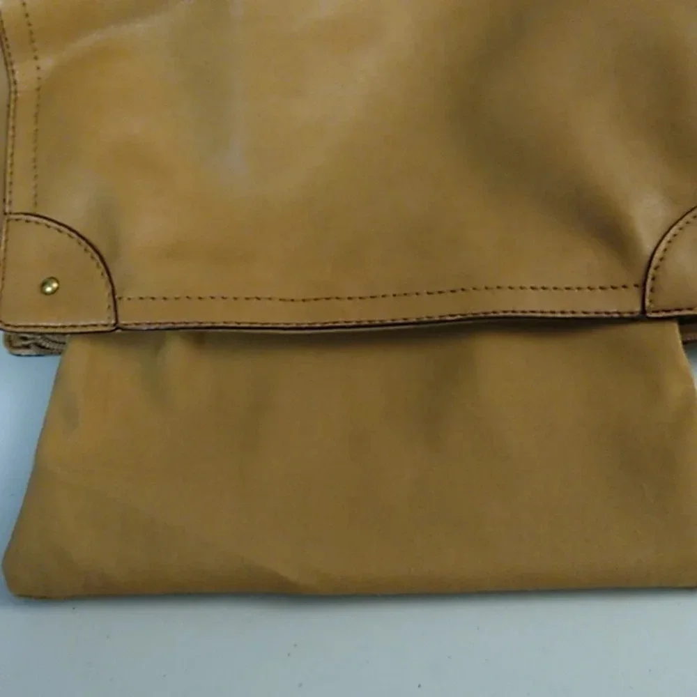 Relic Shoulder Bag Purse Carmel Brown 12" L X 4.5" W X 6" H - Picture 10 of 16